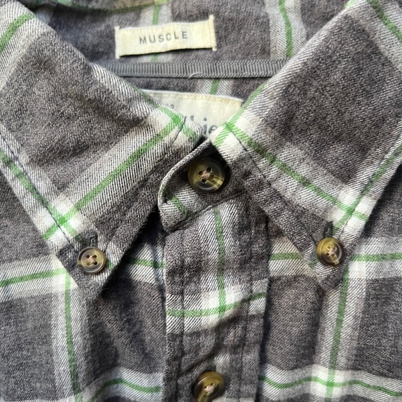 Abercrombie & Fitch Gray and Green Plaid Shirt - Picture 2 of 6
